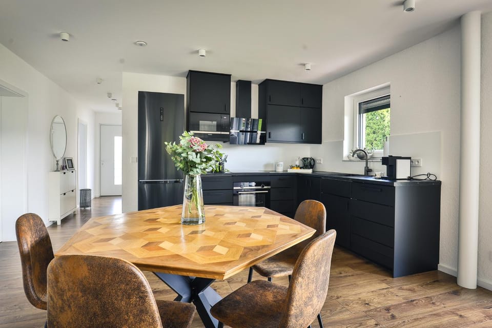 Coffee/tea facilities, Kitchen or kitchenette, Dining area, minibar, pet friendly, stove