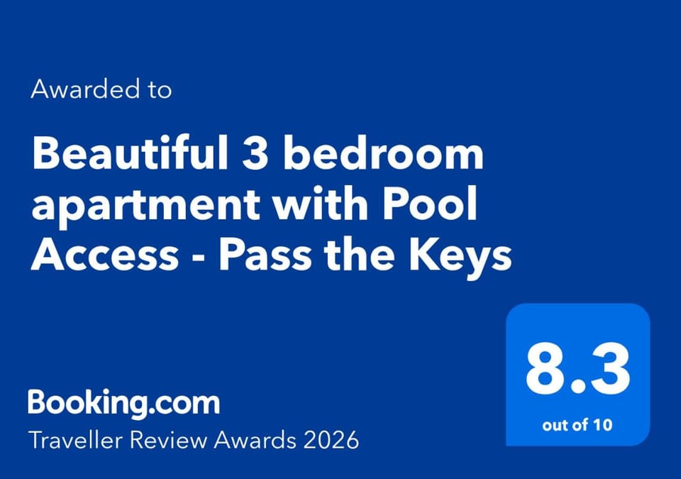 Beautiful 3 bedroom apartment with Pool Access - Pass the Keys Apartment in Trearddur Bay