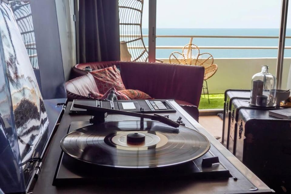 Natural landscape, Balcony/Terrace, Living room, Seating area, Sea view