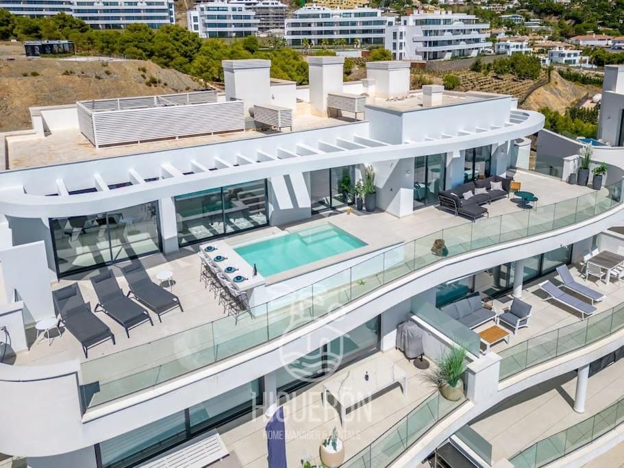 HigueronRentals Paradise Lift Apartment in Costa del Sol