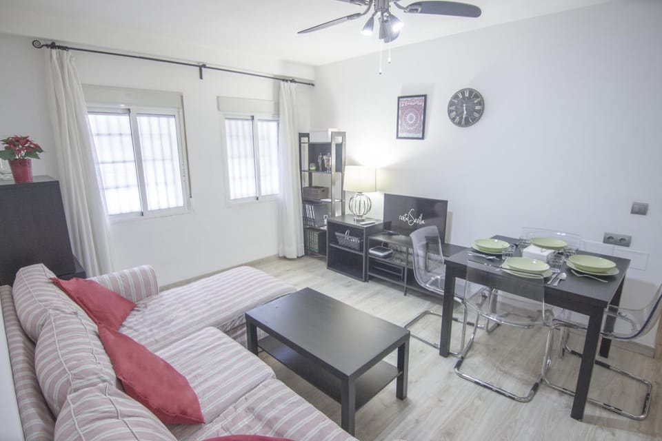 TV and multimedia, Living room, Dining area