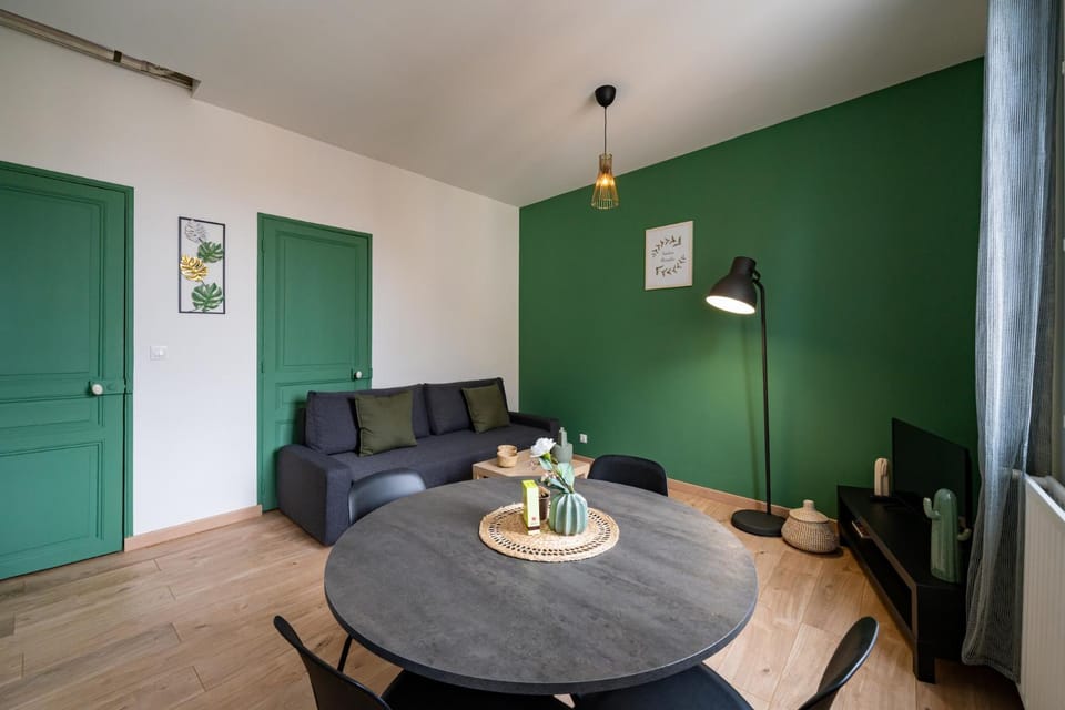 Living room, Seating area, Dining area