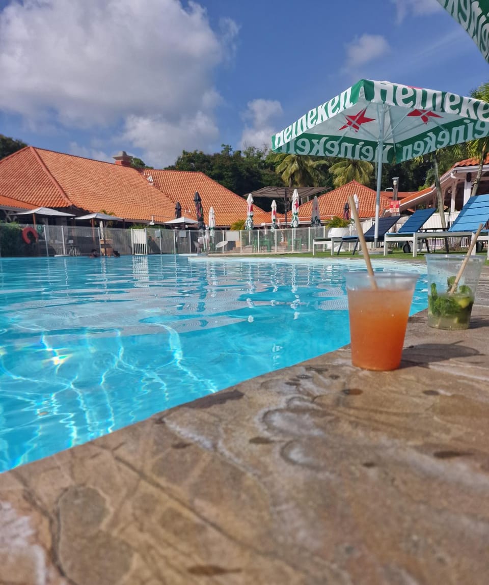 Swimming pool, sunbed