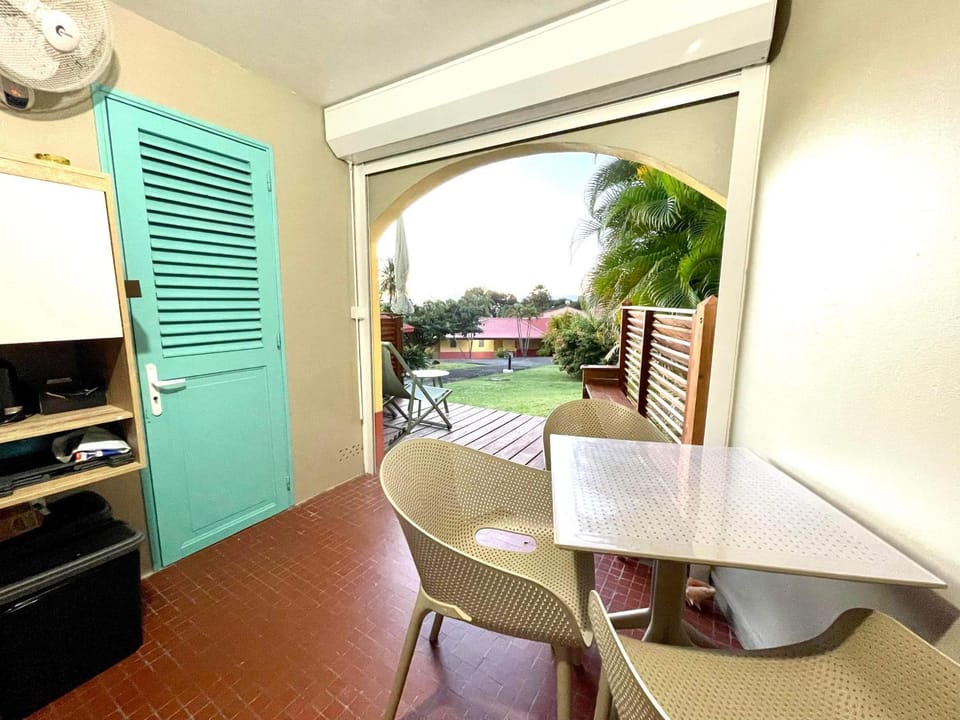 Patio, View (from property/room), Kitchen or kitchenette, Dining area
