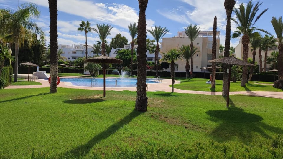 Garden, Swimming pool