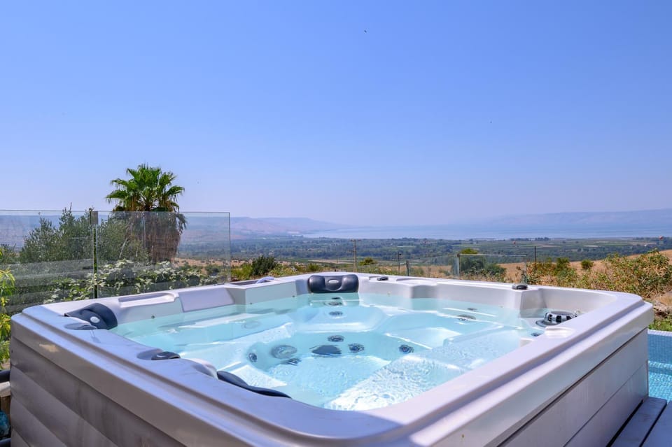 Hot Tub, Lake view