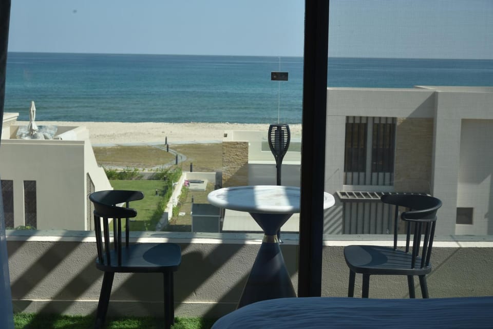 View (from property/room), Balcony/Terrace, Seating area