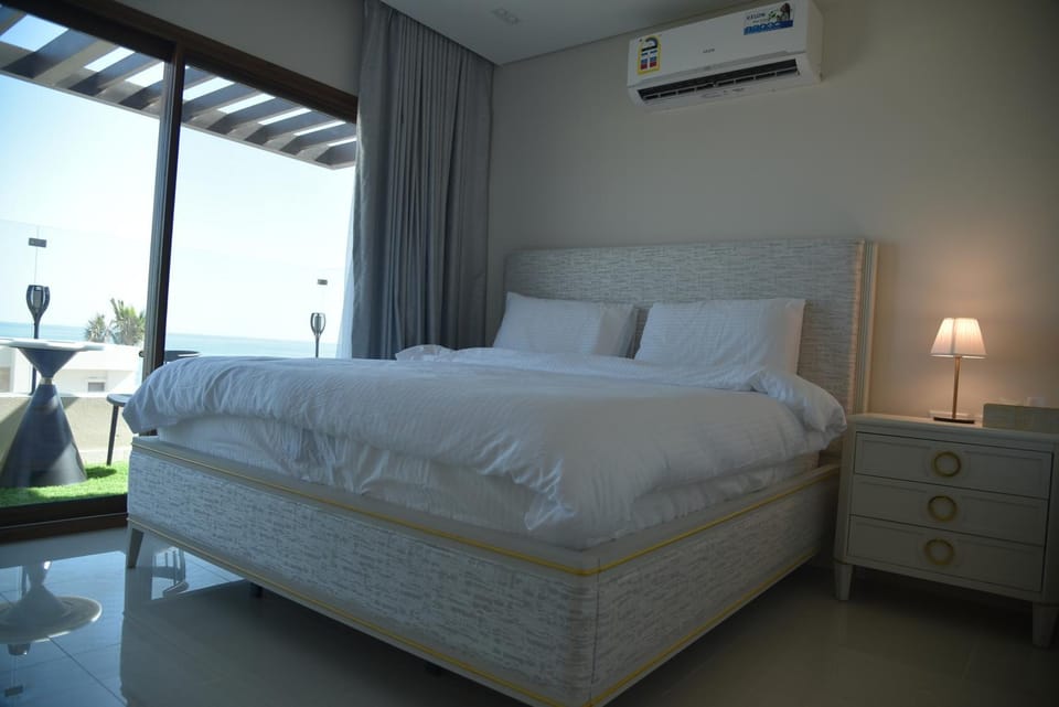 Bed, Bedroom, air conditioner