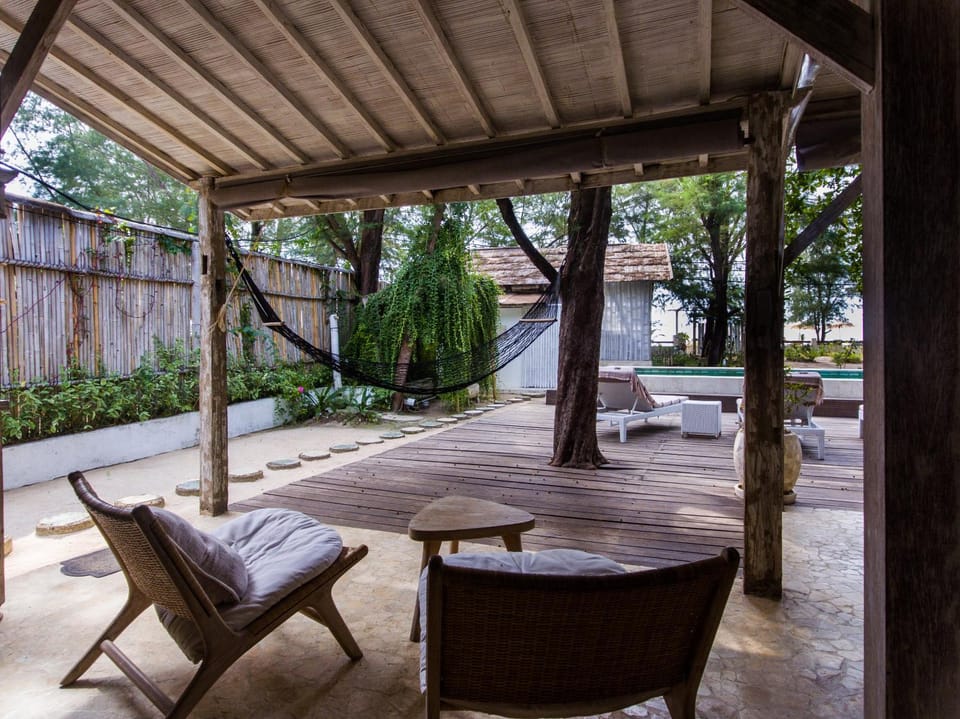 Coral Flora Villa Beach Front Villa in Pemenang