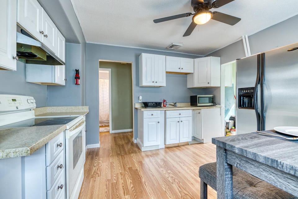 Humble home with free breakfast offered if requested! Apartment in Chicopee