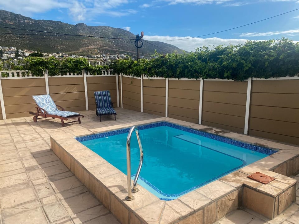 Natural landscape, Mountain view, Pool view, Swimming pool, Swimming pool, sunbed