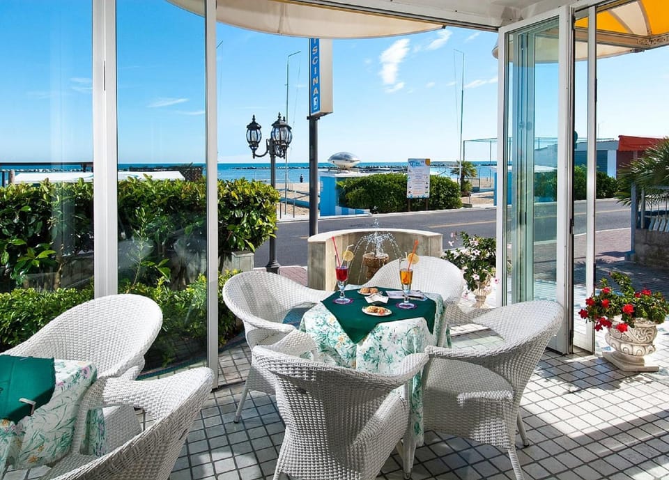 Day, Summer, Balcony/Terrace, Food and drinks, Beach, Sea view