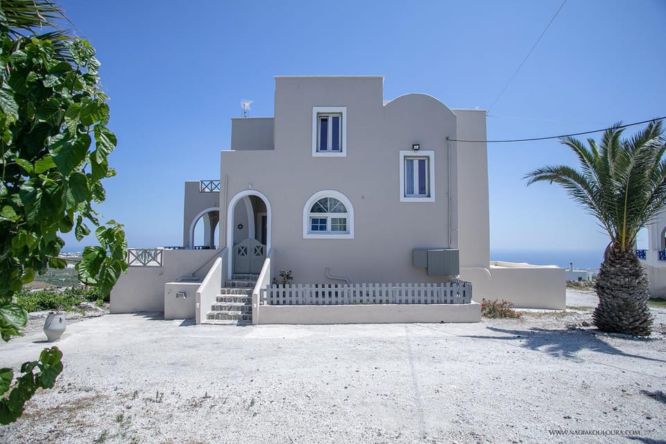 Property building, Day, Natural landscape, Sea view, Sunrise, Sunset