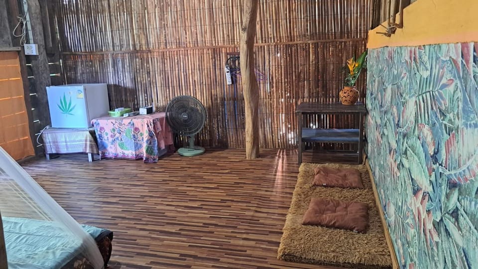 Big Hug Home-Nok kao house Hostel in Phang-nga Changwat
