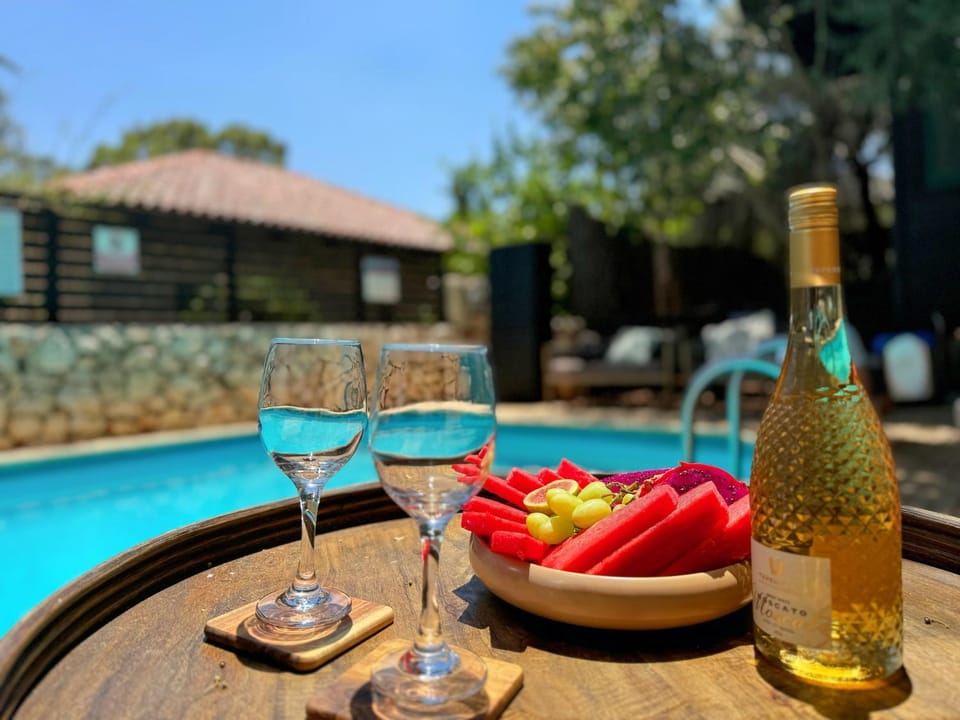Day, Garden, Food and drinks, Food, Garden view, Pool view, Swimming pool, Drinks, Alcoholic drinks, sunbed