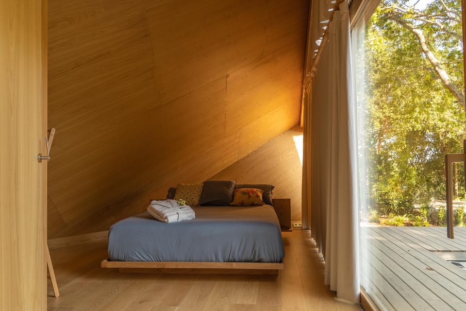 Bed, Photo of the whole room