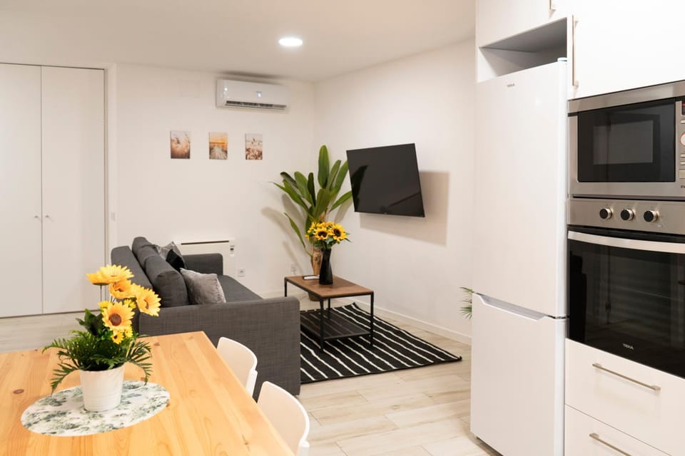 Living room, Seating area, Dining area, air conditioner
