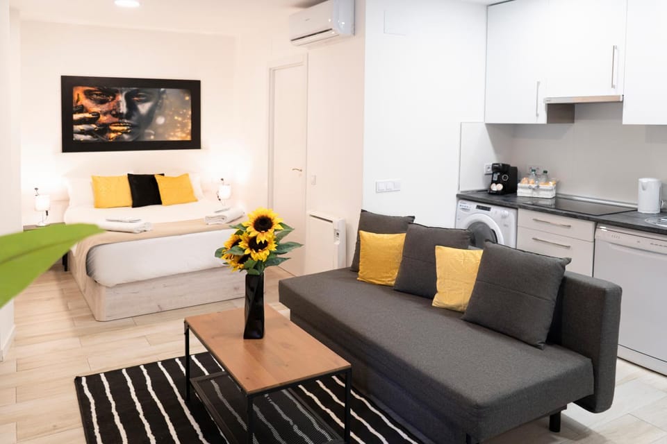 Bed, Kitchen or kitchenette