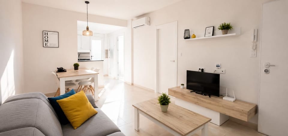 Property building, TV and multimedia, Living room, Photo of the whole room, Seating area, Dining area