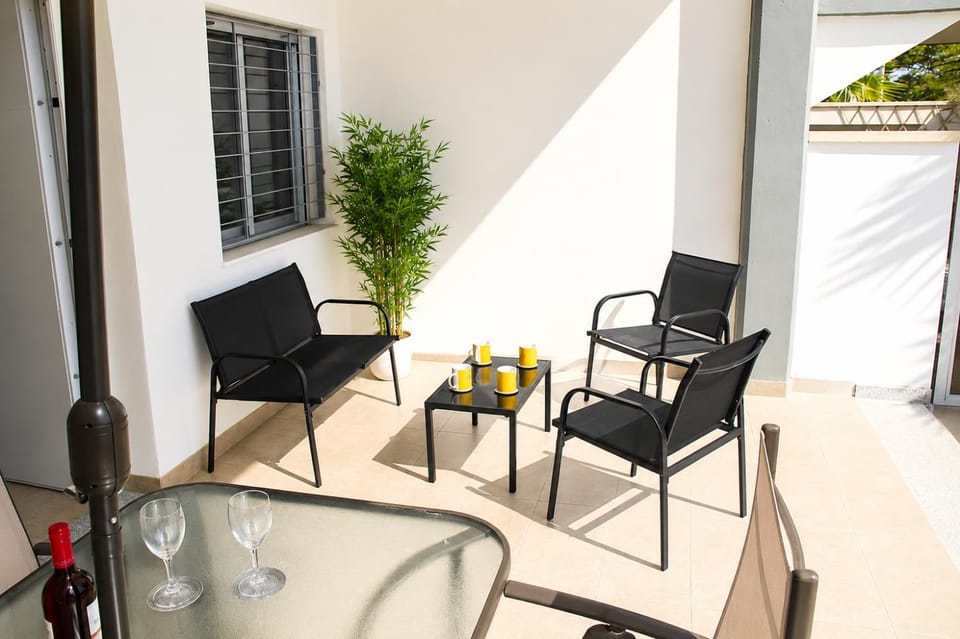 Day, Garden, Balcony/Terrace, Seating area, Garden view