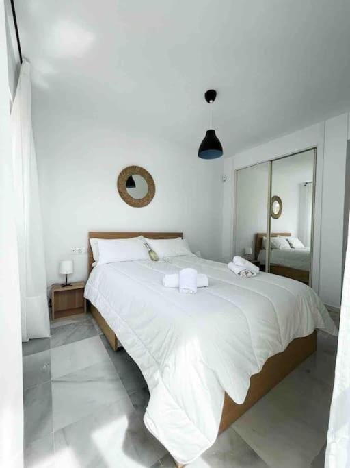 MARBELLA HOME RENTALS - 2BR, 1BTH flat near Puerto Banús Apartment in Marbella