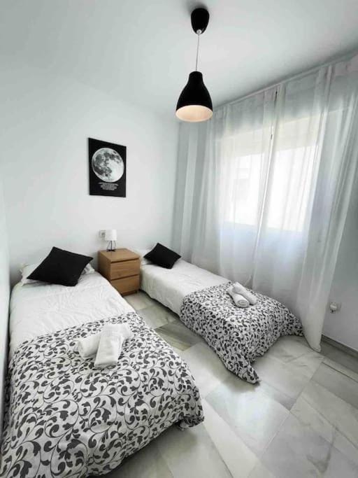 MARBELLA HOME RENTALS - 2BR, 1BTH flat near Puerto Banús Apartment in Marbella