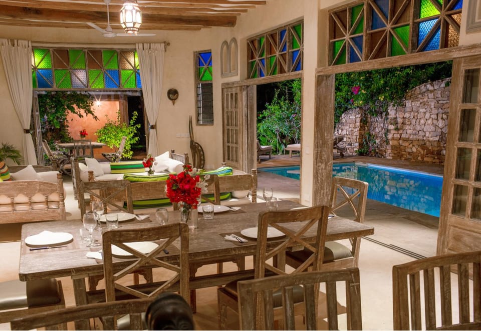 Living room, Pool view