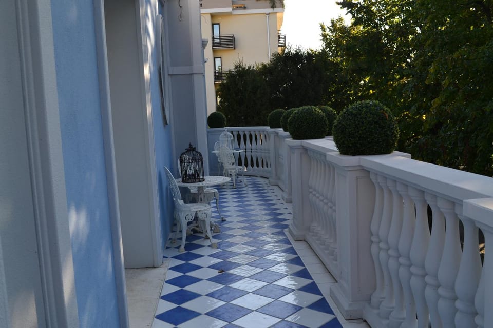 La maison delle favole Bed and Breakfast in Desenzano del Garda