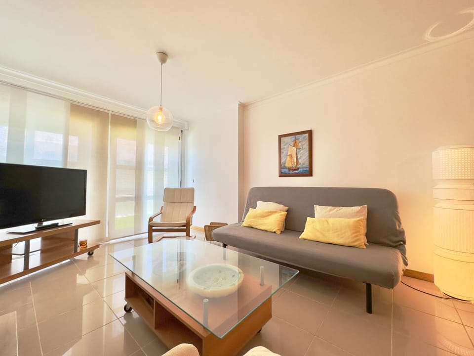 Communal lounge/ TV room, TV and multimedia, Living room, Evening entertainment