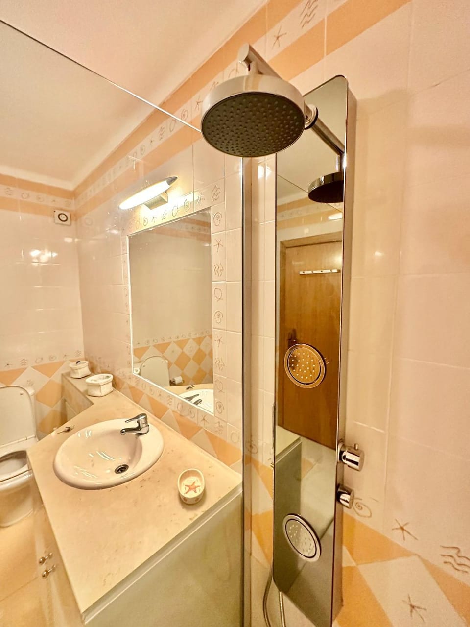 Shower, Toilet, Bathroom, towels