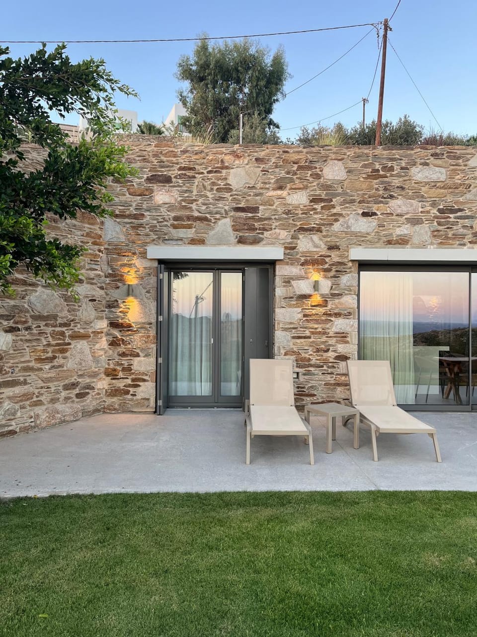 Property building, Seating area