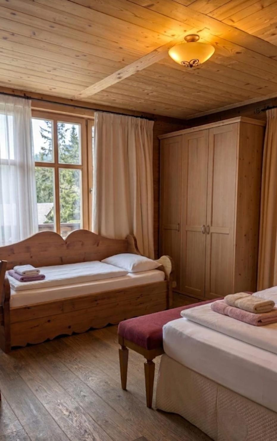 Guesthouse Hotel Between Hotel in Canton of Valais