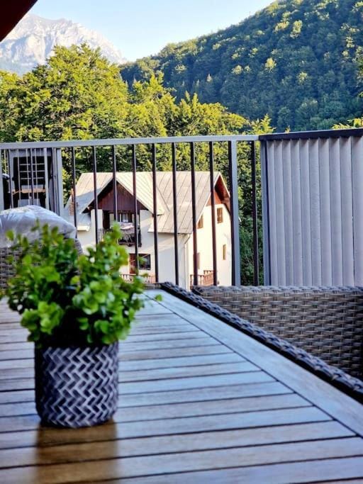 Natural landscape, Balcony/Terrace, Mountain view