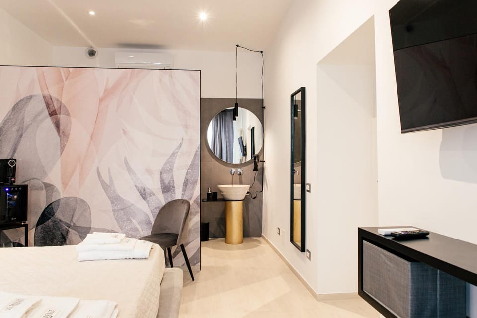 Bed, Bathroom