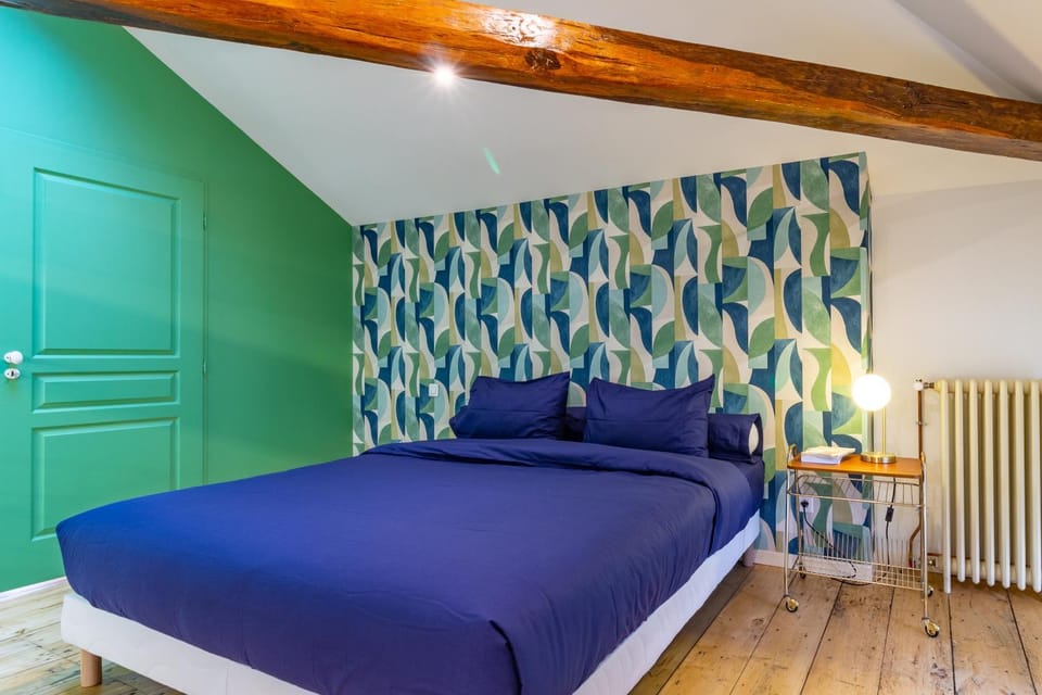 Bed, Photo of the whole room, Bedroom, internet