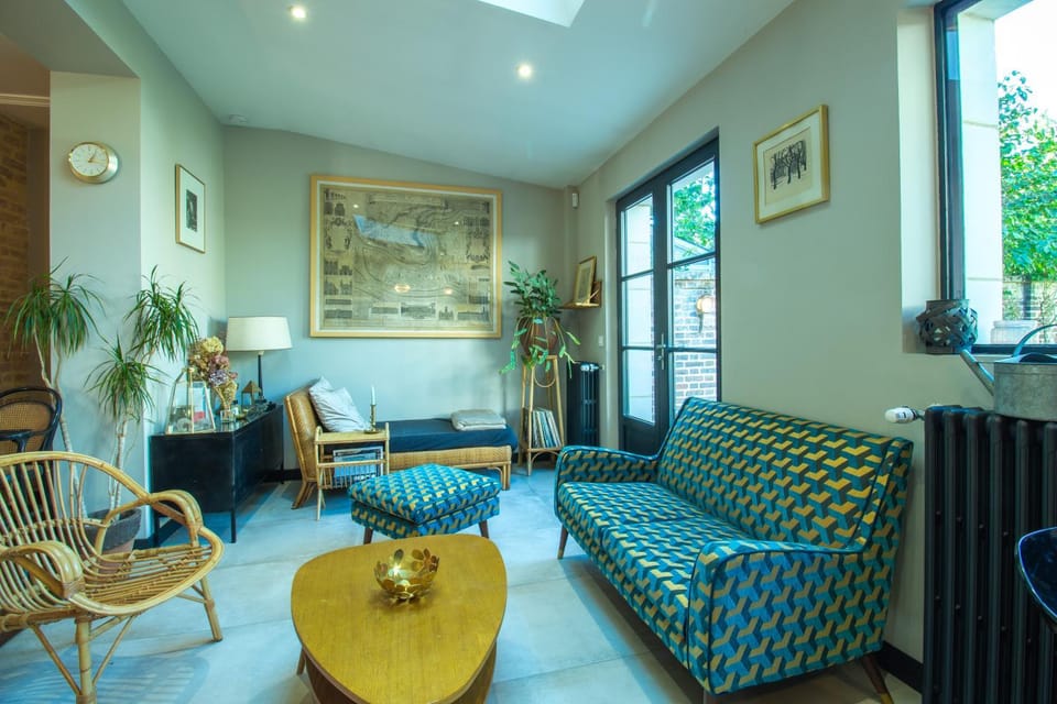 Living room, Seating area