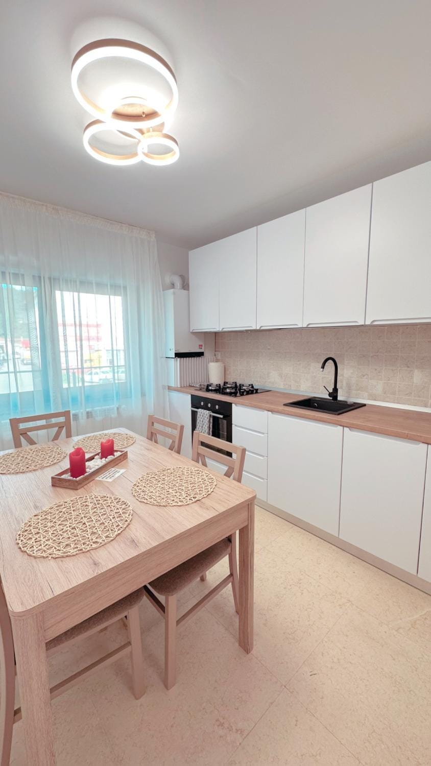 Kitchen or kitchenette, Dining area, pet friendly, stove