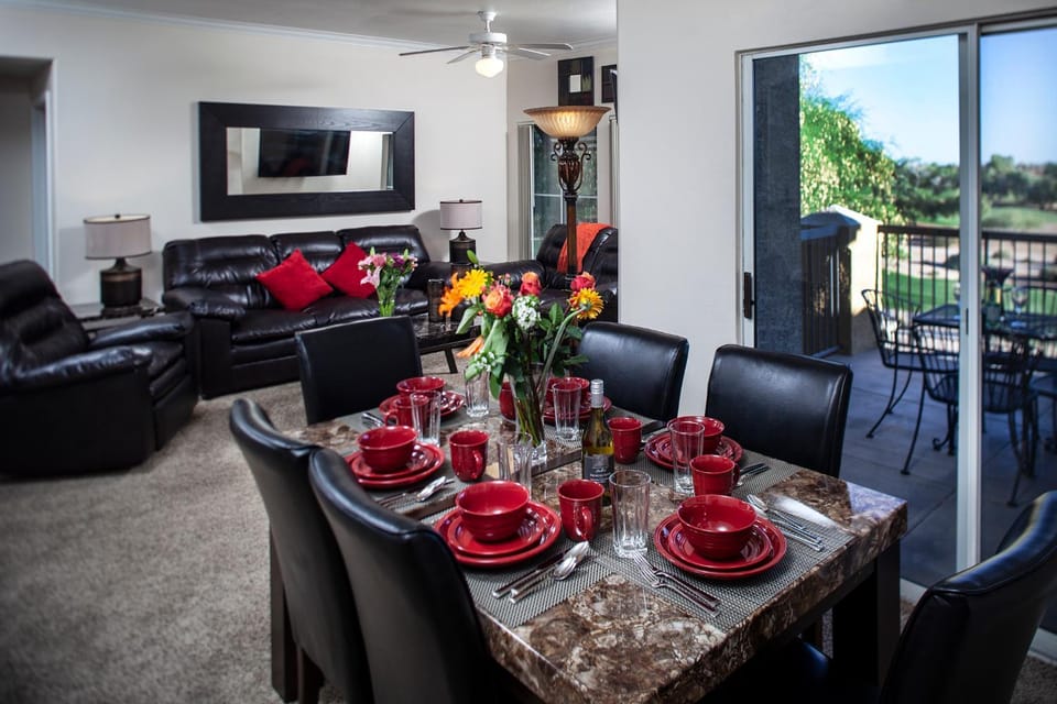 Living room, Dining area