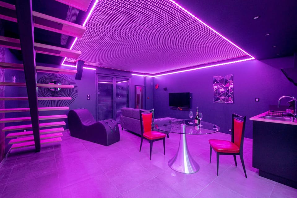 Communal lounge/ TV room