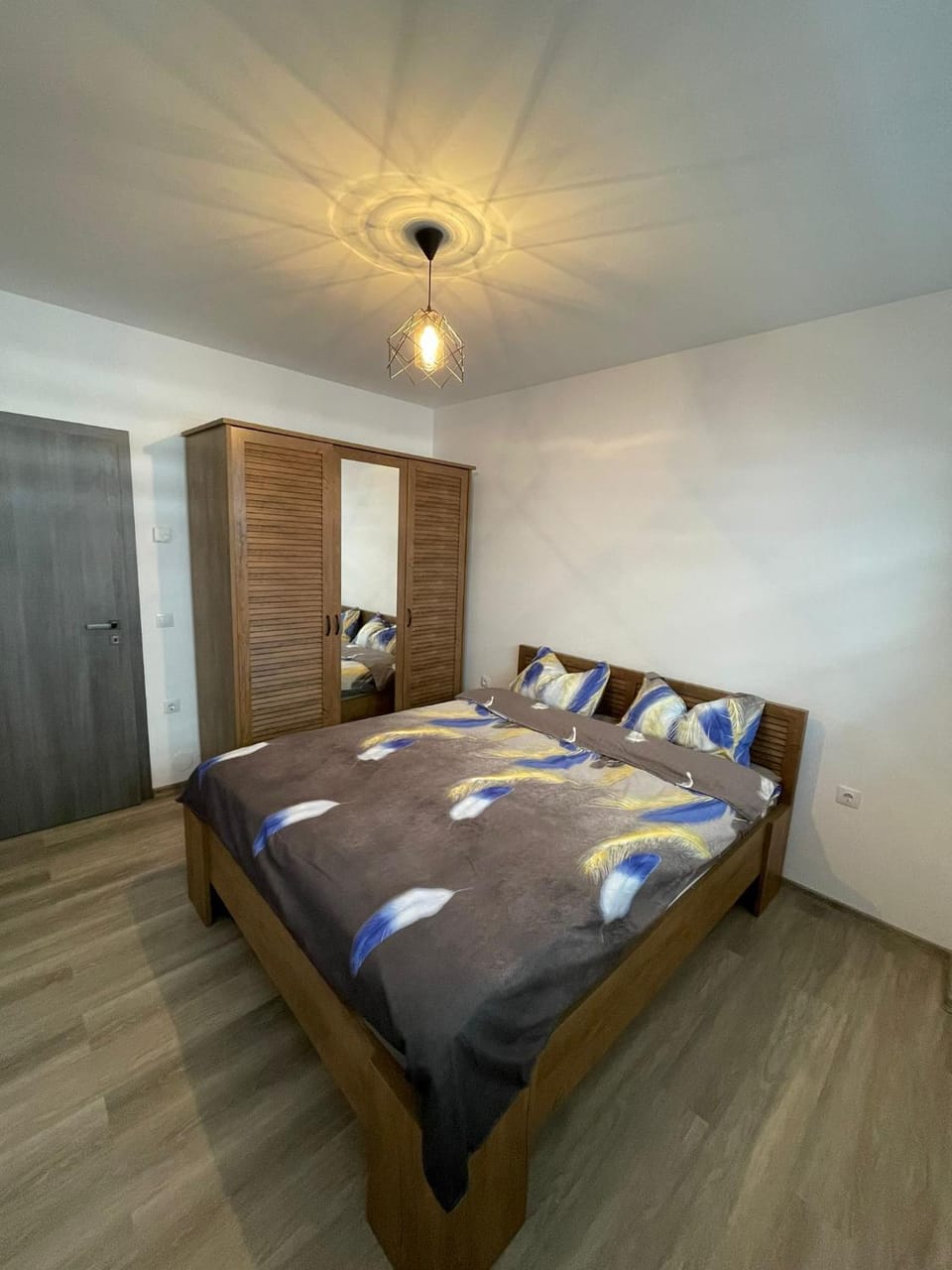 Bed, Photo of the whole room, Bedroom, wardrobe