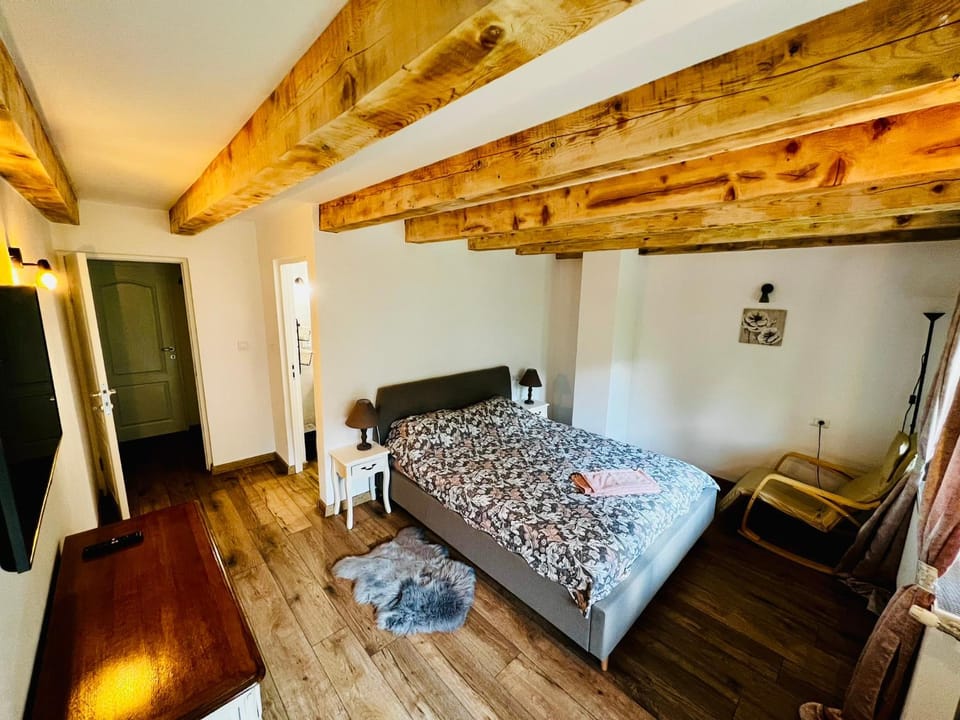 La Izvoare Bed and Breakfast in Serbia