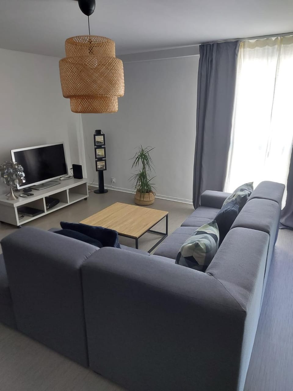 Communal lounge/ TV room