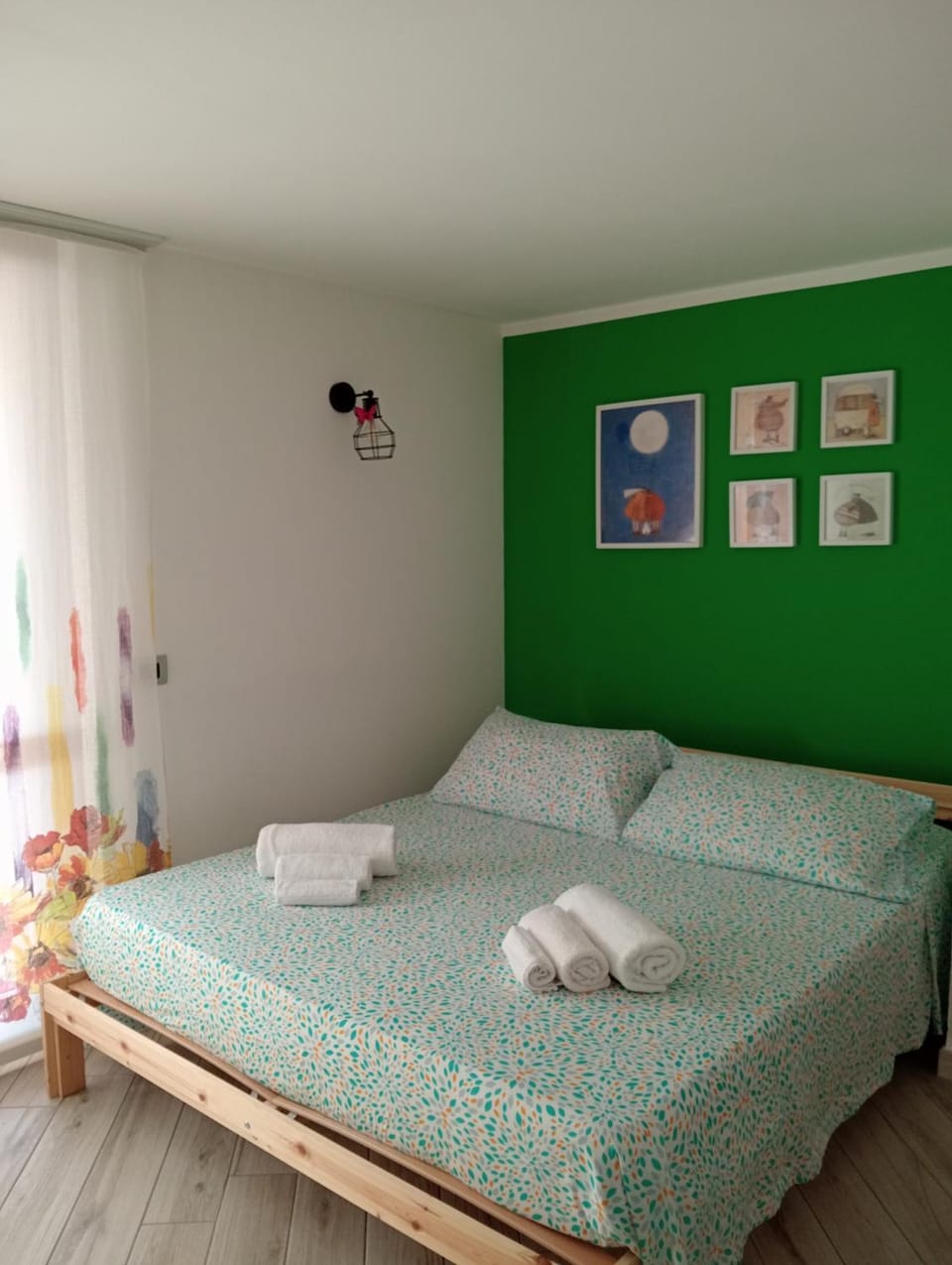 Photo of the whole room, Bedroom, towels, Internal: Not applicable to any particular room