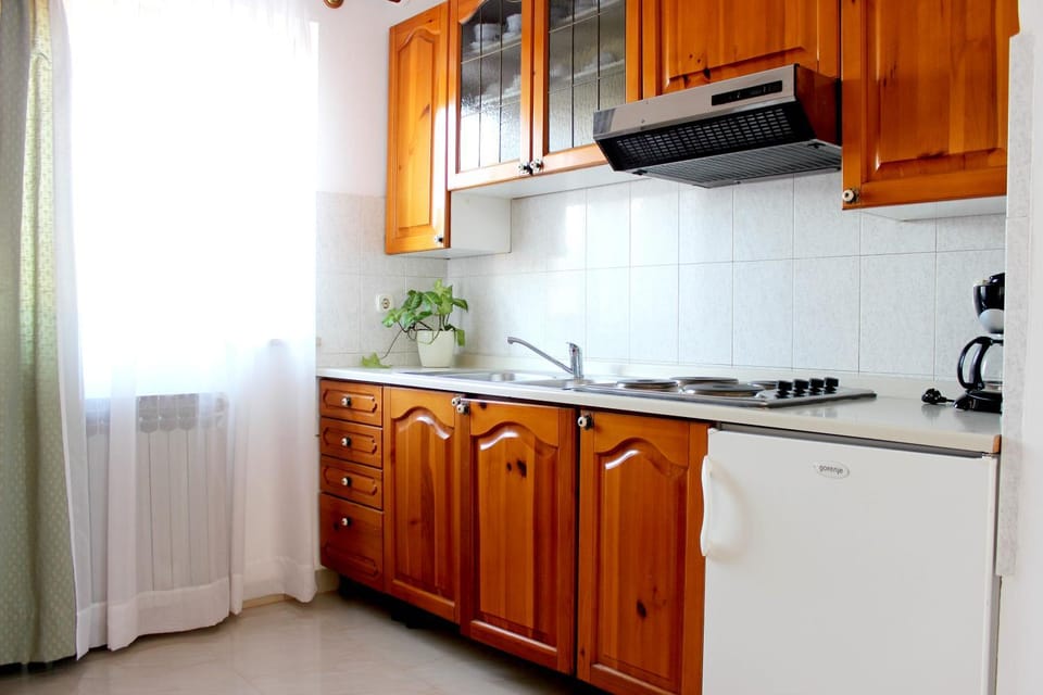 Coffee/tea facilities, Kitchen or kitchenette, Dining area