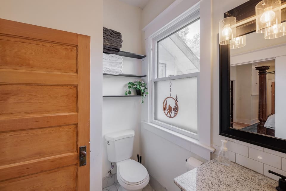 Toilet, Bathroom