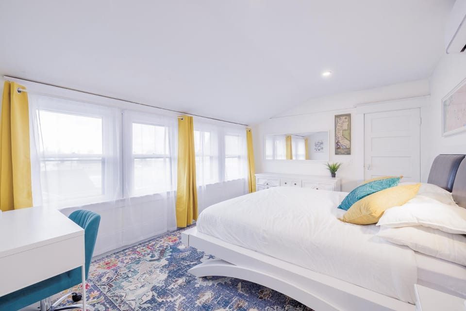 Bed, Bedroom