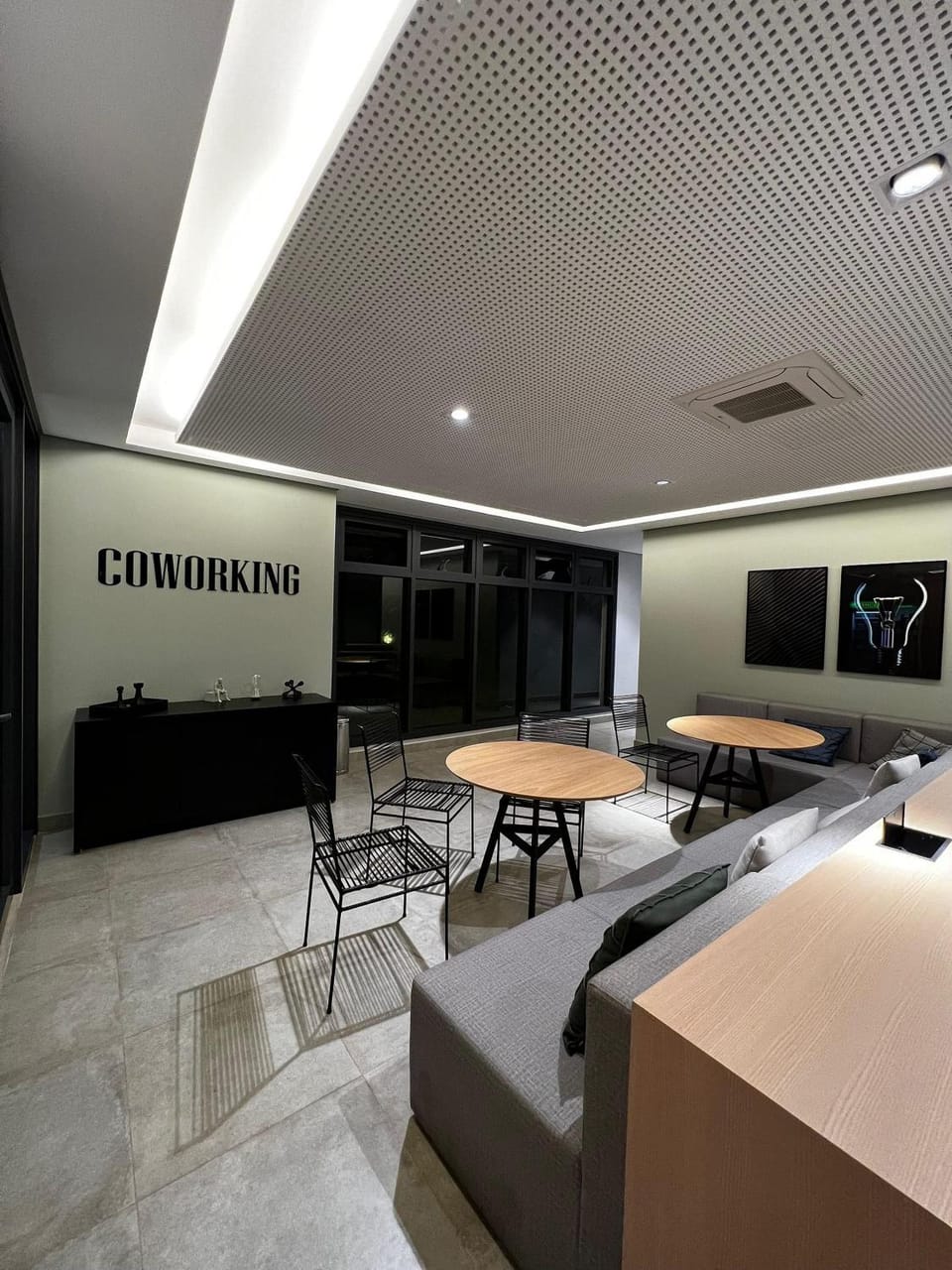 Meeting/conference room