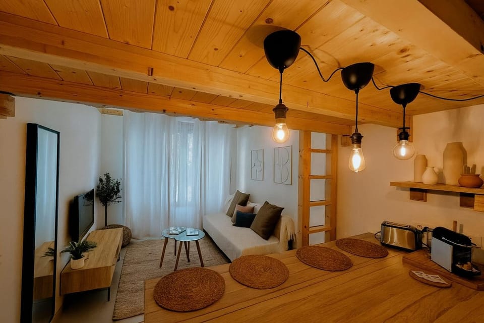 TV and multimedia, Coffee/tea facilities, Living room, Seating area