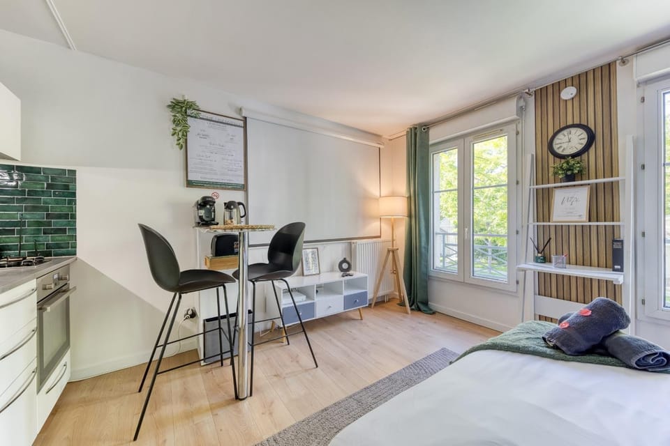 L'Émeraude - Disney, Paris & RER à 5 min Apartment in Bussy-Saint-Georges