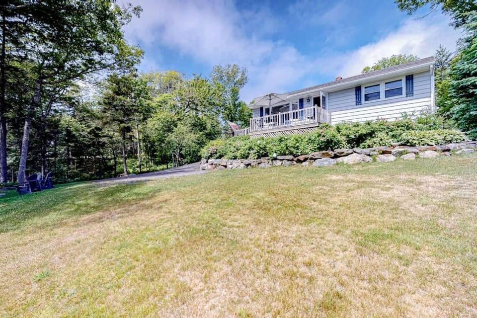 Property building, Spring, Day, Garden